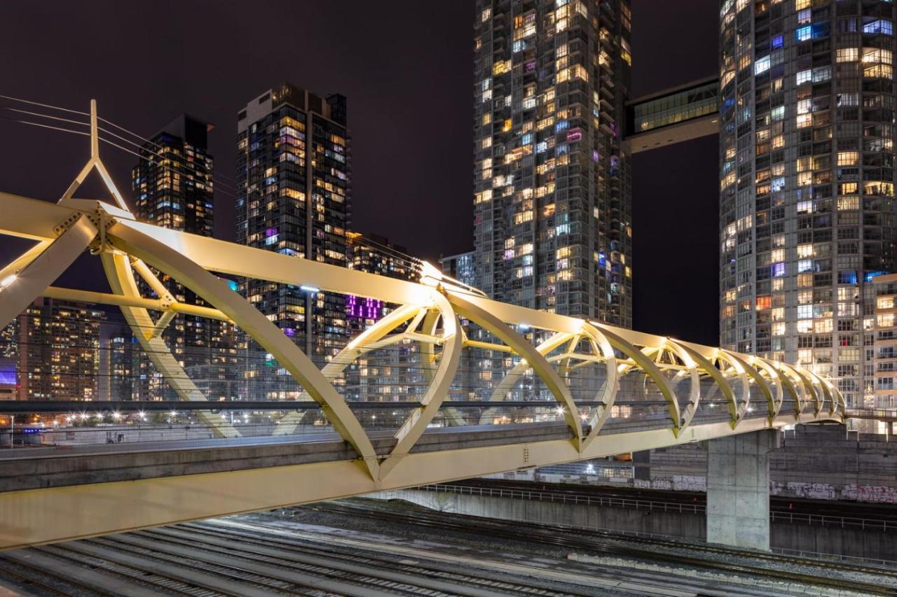 Lovely 2 Bed Condo In Downtown Toronto Exterior photo